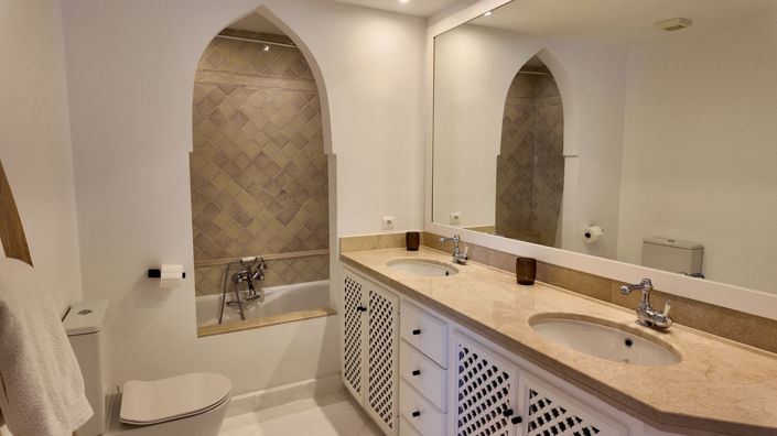 Image No.12-3 Bed Semi-Detached for sale