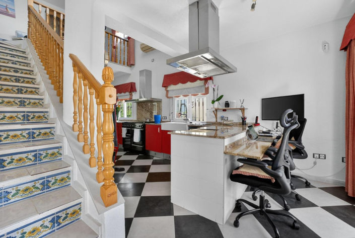 Image No.11-5 Bed Villa for sale