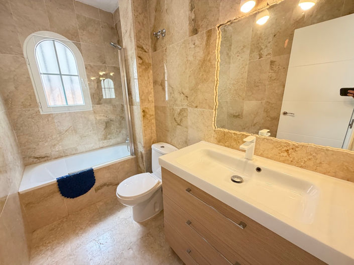 Image No.11-2 Bed Apartment for sale