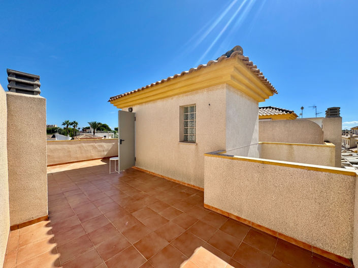Image No.27-3 Bed Property for sale