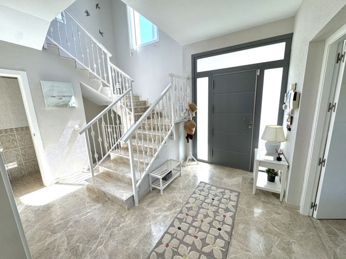 Image No.5-4 Bed Villa for sale