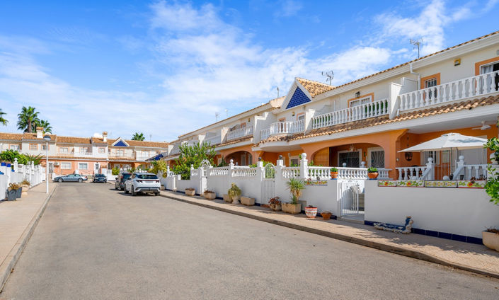 Image No.37-3 Bed Townhouse for sale