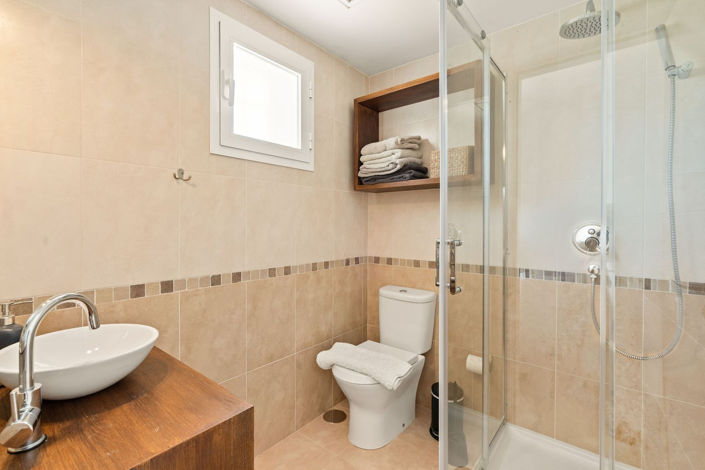 Image No.11-3 Bed Townhouse for sale