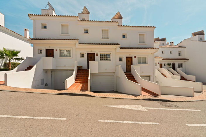 Image No.19-3 Bed Townhouse for sale