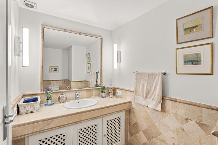 Image No.20-4 Bed Penthouse for sale