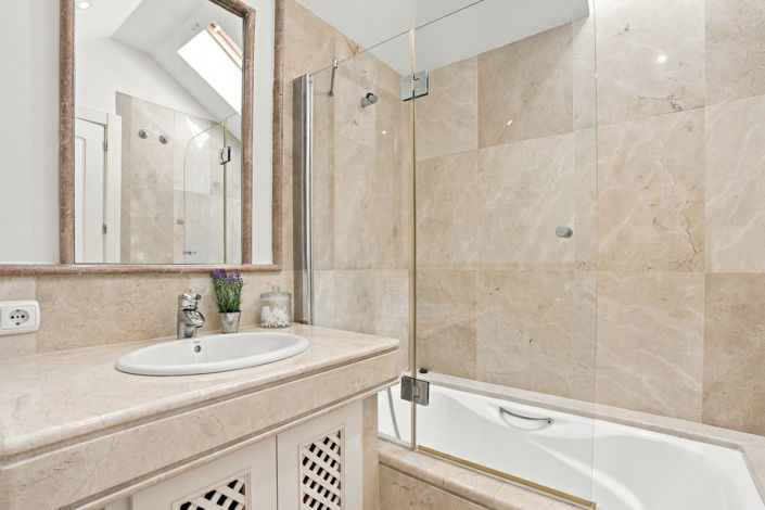 Image No.48-4 Bed Penthouse for sale