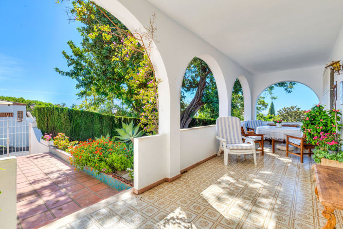 Image No.2-4 Bed Villa for sale