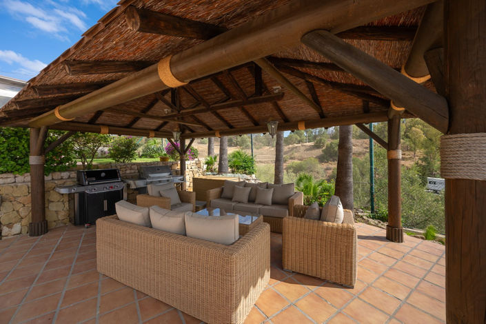 Image No.2-4 Bed Villa for sale