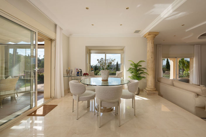 Image No.3-4 Bed Villa for sale