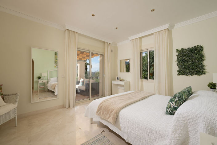 Image No.4-4 Bed Villa for sale
