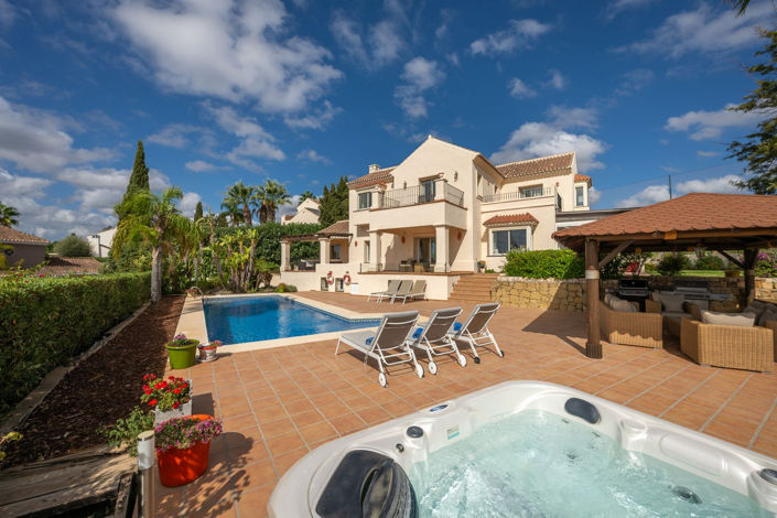 Image No.57-4 Bed Villa for sale
