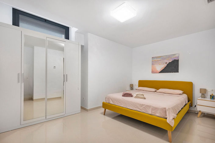 Image No.32-4 Bed Semi-Detached for sale