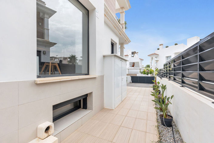 Image No.47-4 Bed Semi-Detached for sale