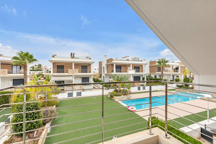Image No.49-4 Bed Semi-Detached for sale