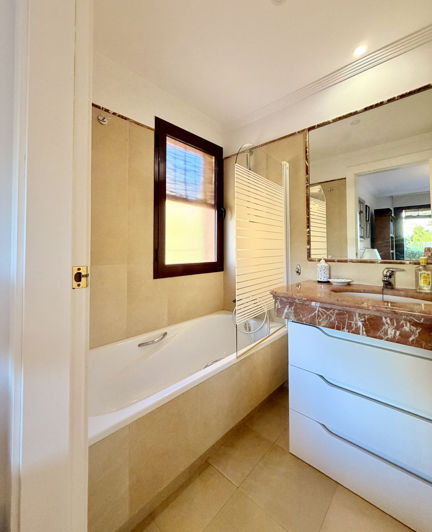 Image No.35-2 Bed Apartment for sale