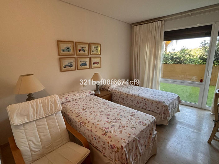 Image No.20-3 Bed Apartment for sale