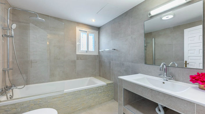 Image No.17-6 Bed Villa for sale