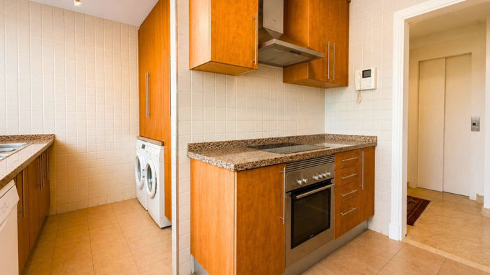 Image No.12-4 Bed Semi-Detached for sale