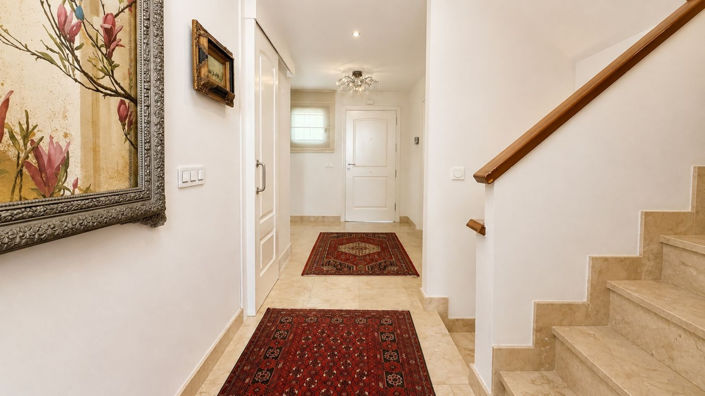 Image No.16-4 Bed Semi-Detached for sale