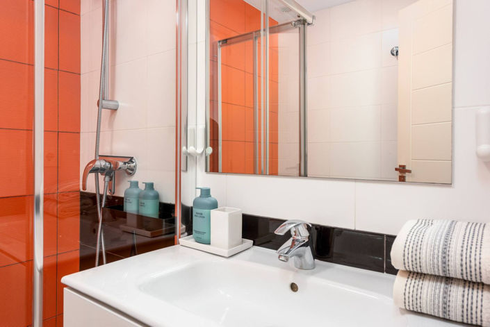 Image No.20-2 Bed Apartment for sale
