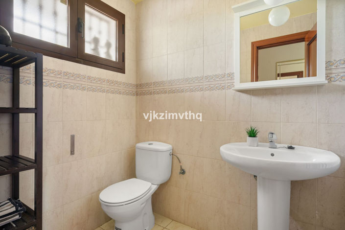Image No.14-3 Bed Townhouse for sale