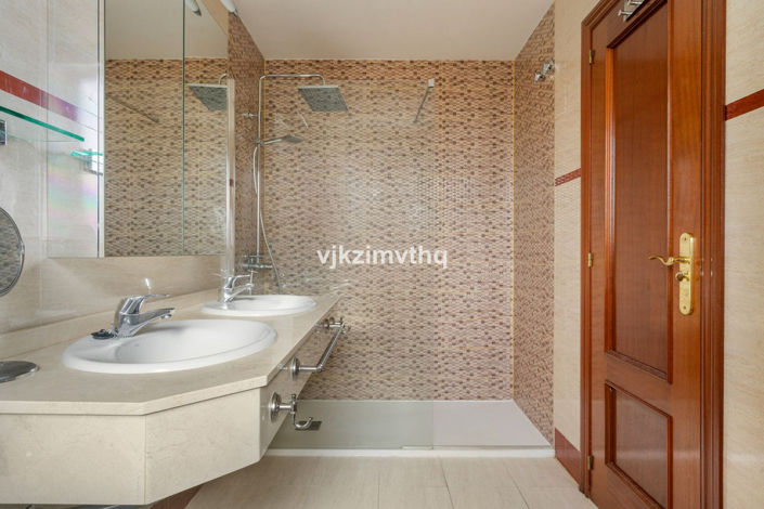Image No.22-3 Bed Townhouse for sale