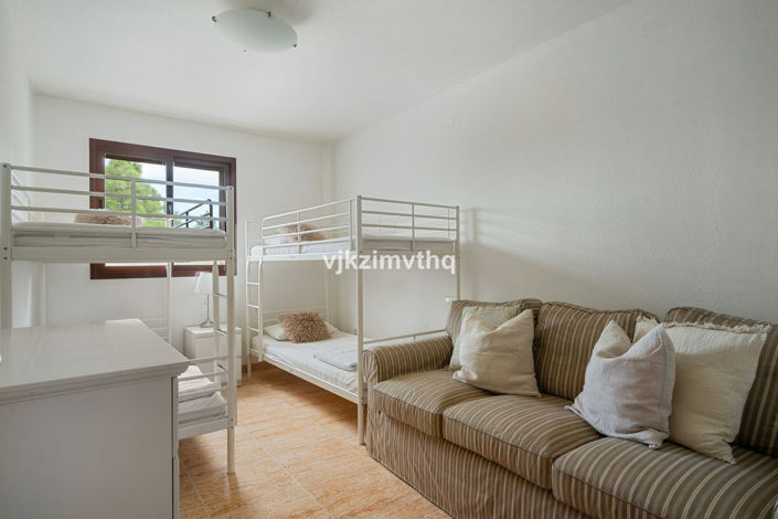 Image No.24-3 Bed Townhouse for sale