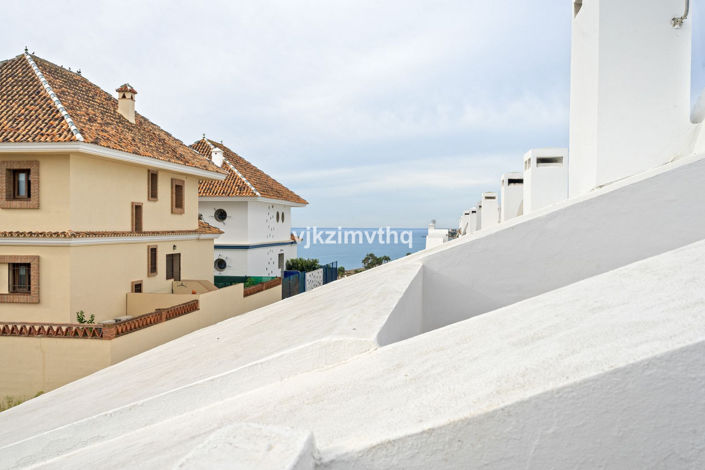 Image No.29-3 Bed Townhouse for sale