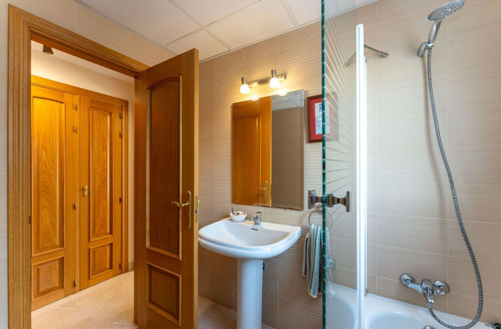 Image No.18-3 Bed Villa for sale