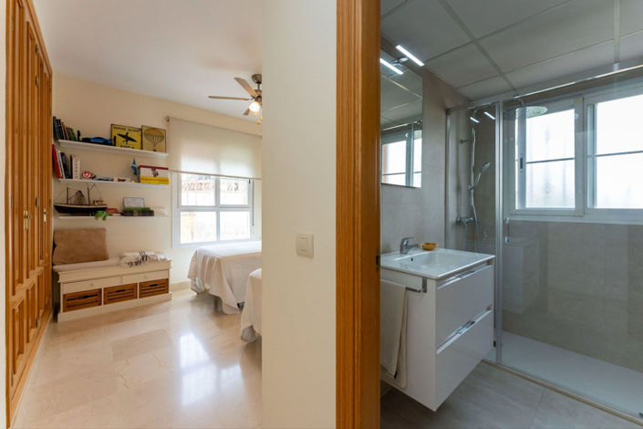 Image No.29-3 Bed Villa for sale