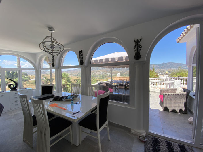 Image No.3-4 Bed Villa for sale
