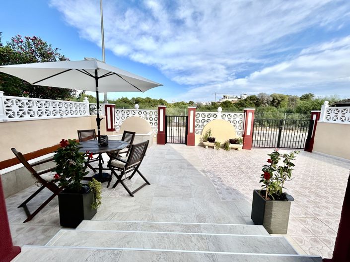 Image No.36-3 Bed Townhouse for sale