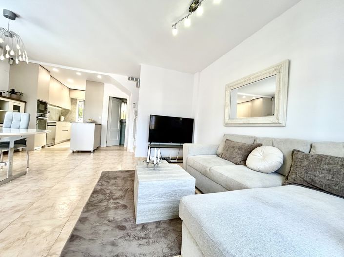 Image No.6-3 Bed Townhouse for sale