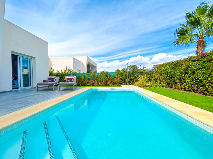 Image No.3-3 Bed Villa for sale