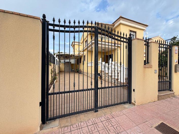 Image No.13-4 Bed Villa for sale
