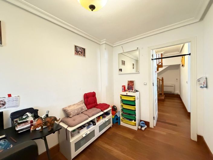 Image No.40-4 Bed Villa for sale