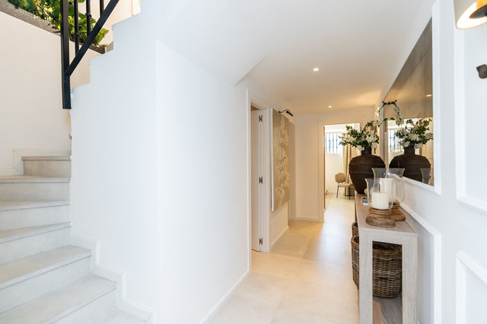 Image No.17-4 Bed Townhouse for sale
