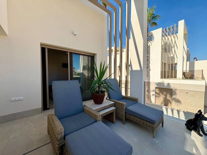 Image No.35-3 Bed Townhouse for sale