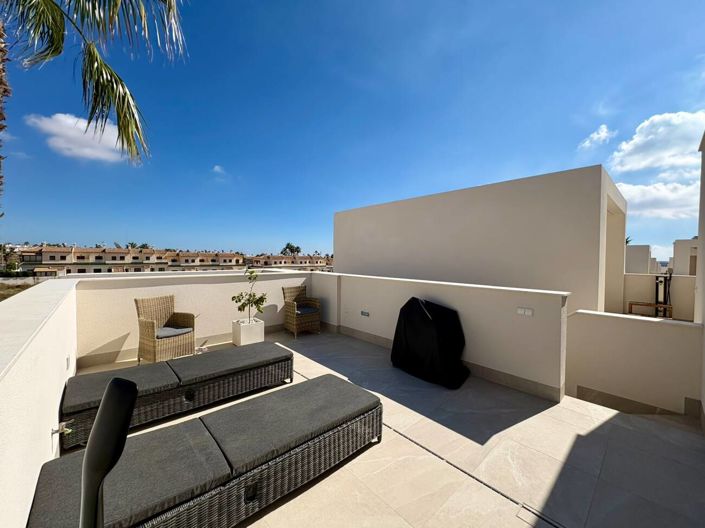 Image No.37-3 Bed Townhouse for sale