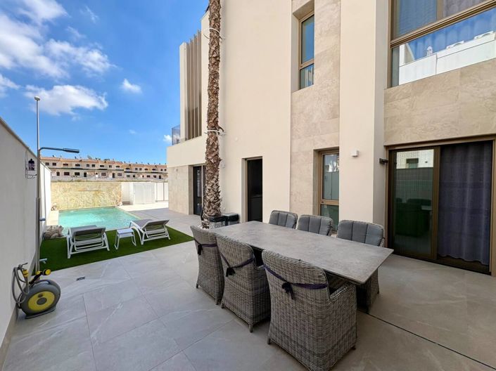 Image No.4-3 Bed Townhouse for sale