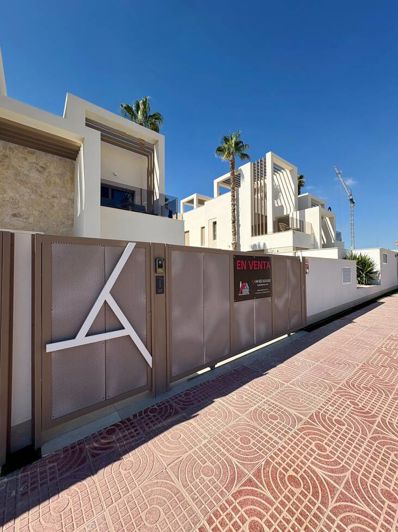 Image No.43-3 Bed Townhouse for sale