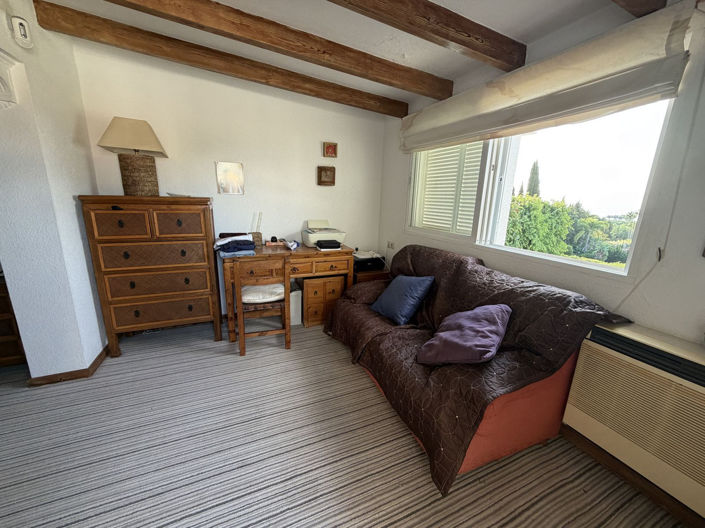Image No.17-2 Bed Townhouse for sale