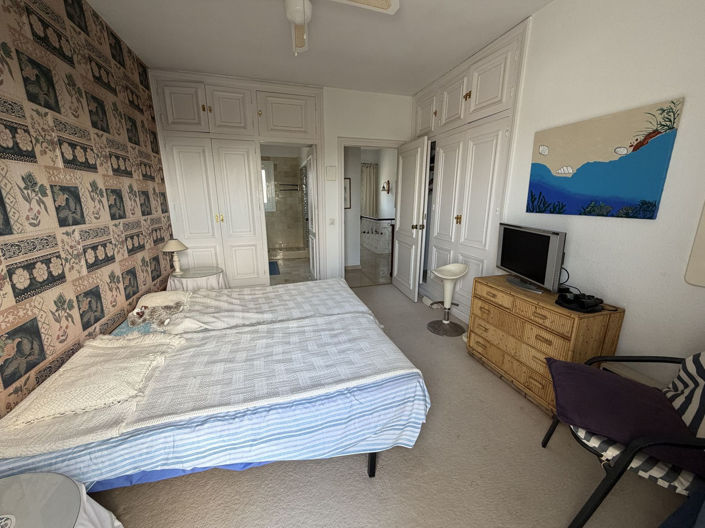 Image No.21-2 Bed Townhouse for sale