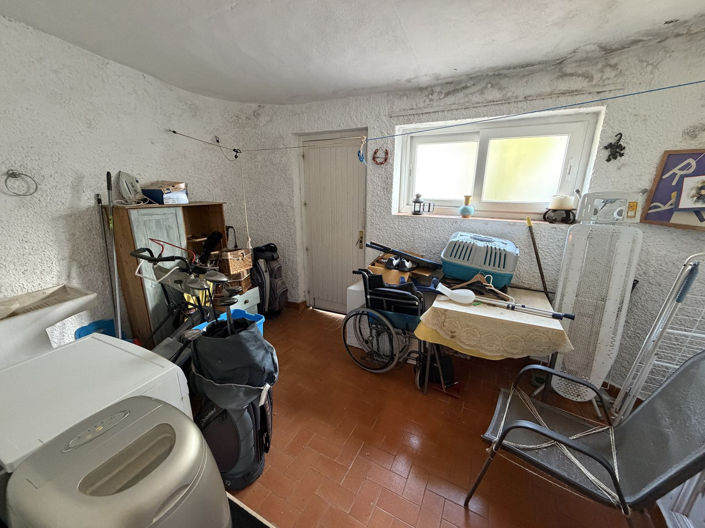 Image No.26-2 Bed Townhouse for sale