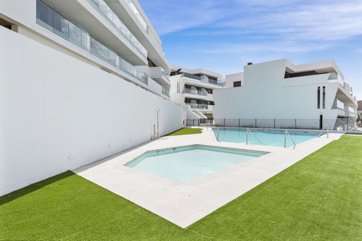 Image No.25-2 Bed Apartment for sale