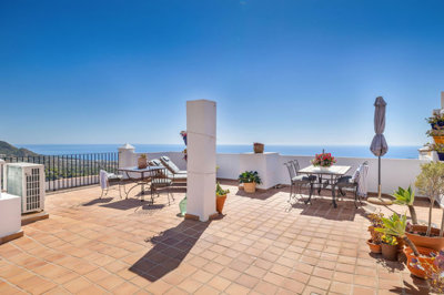 1447-690350-78d1f4f8b6655591b02d22fabb36a692d