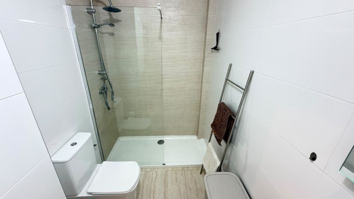Image No.17-2 Bed Townhouse for sale