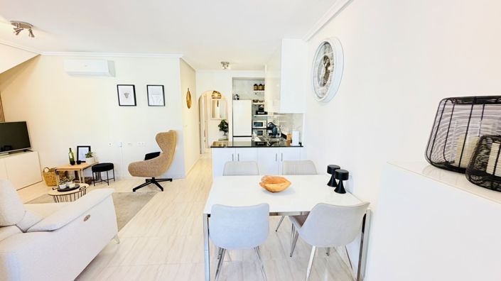 Image No.8-2 Bed Townhouse for sale