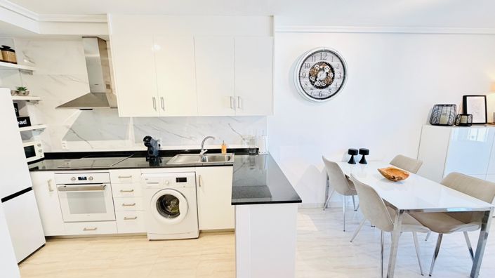 Image No.9-2 Bed Townhouse for sale