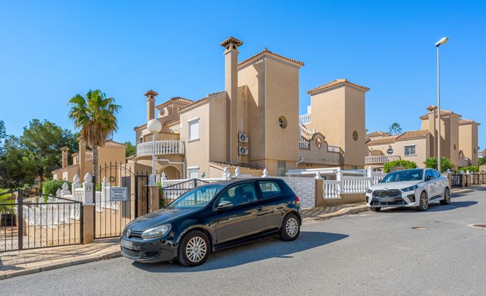 Image No.35-3 Bed Villa for sale